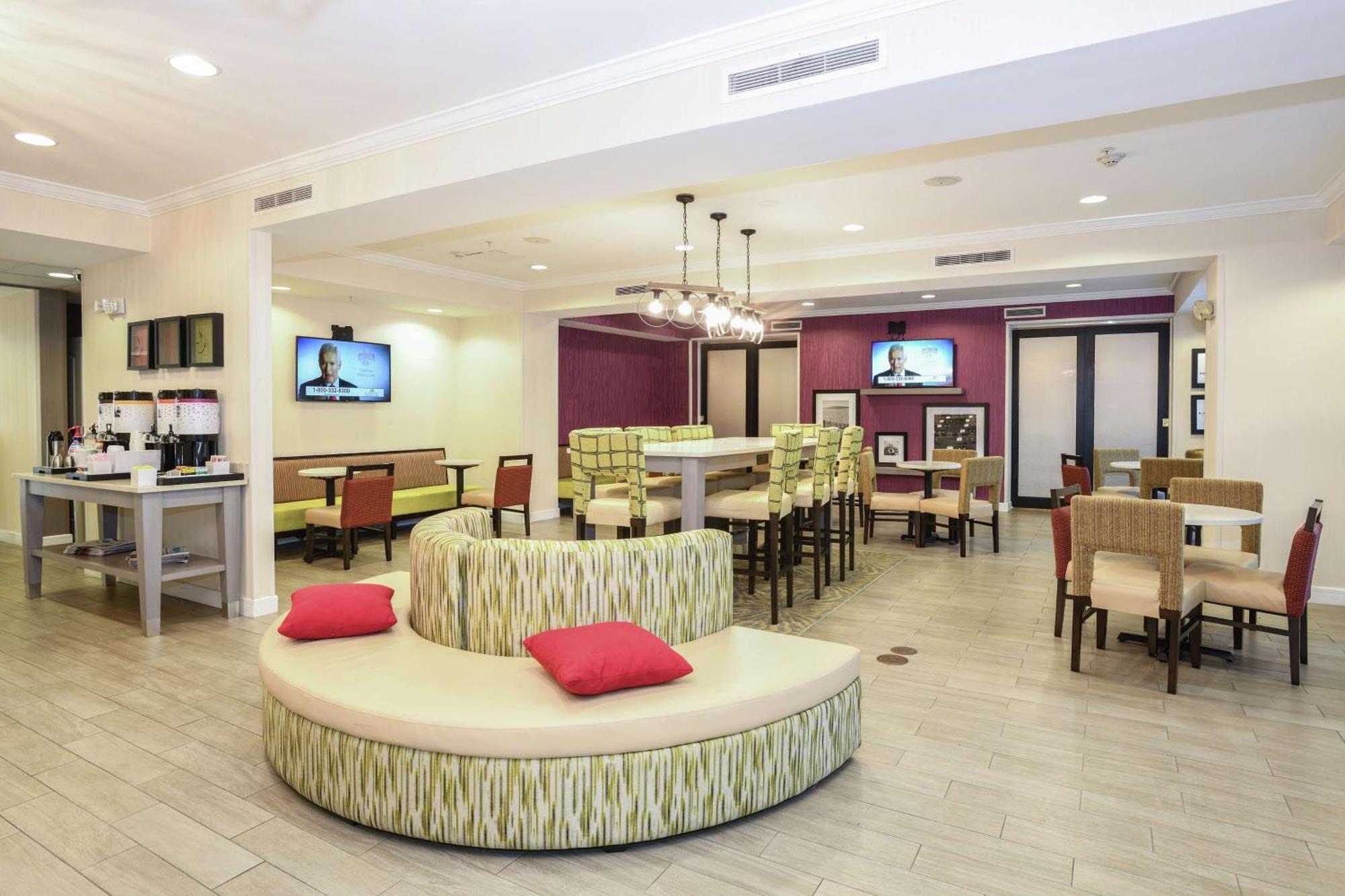 Hampton Inn Jacksonville - East Regency Square Ngoại thất bức ảnh